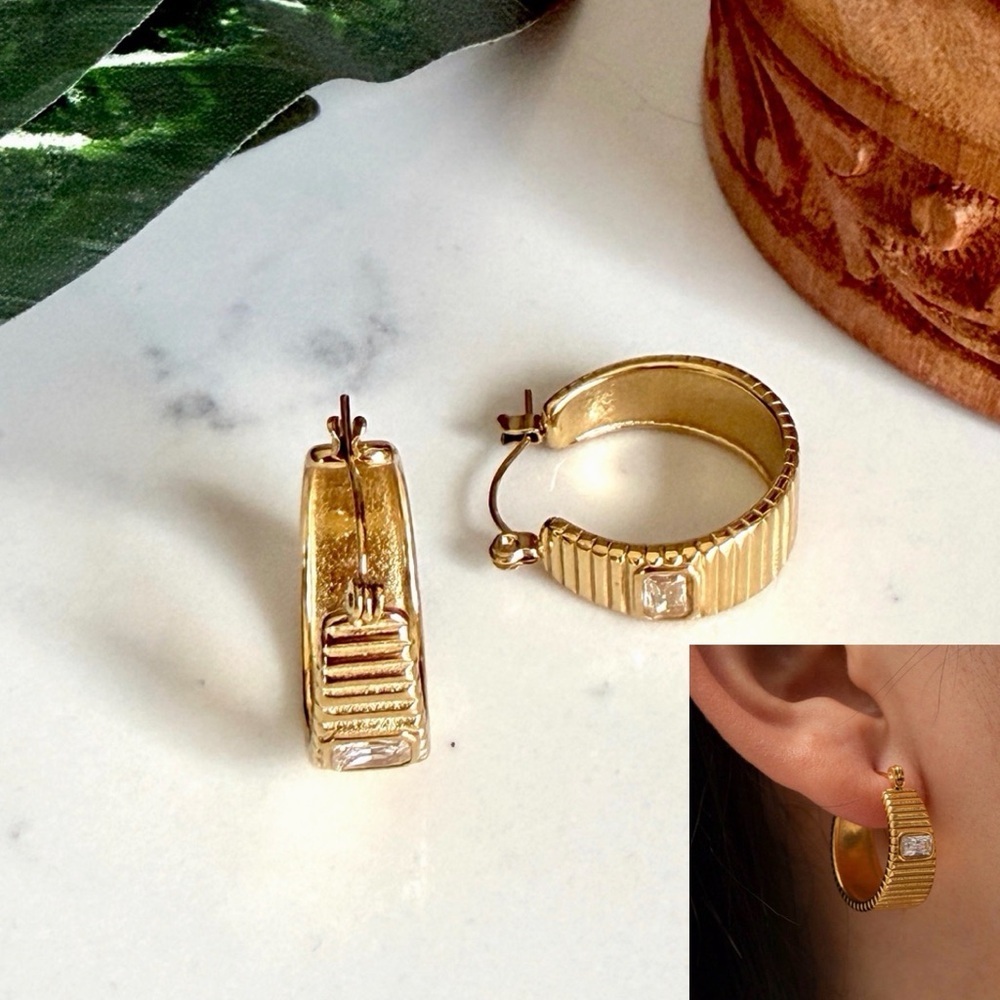 Gold Tone Chunky Thick Rhinestone Hoop Earrings Ribbed Huggies Jewelry Gift NEW